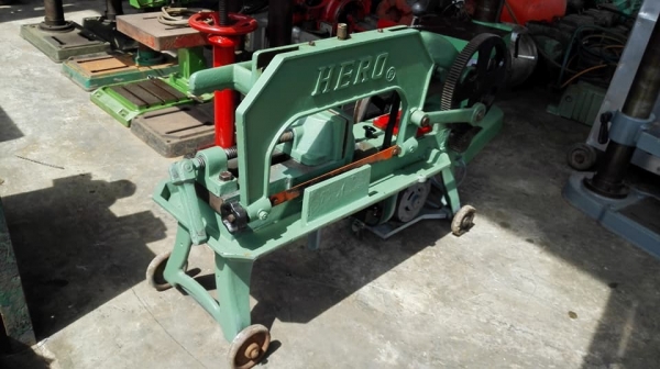 ** SOLD ** เลื่อยตัดเหล็ก HERO 14" รุ่นท้อปฐานถาดมีปั้มน้ำ มอเตอร์ Mitsu 1/3 hp 220v พร้อมใช้ ** SOLD ** เลื่อยตัดเหล็ก HERO 14" รุ่นท้อปฐานถาดมีปั้มน้ำ มอเตอร์ Mitsu 1/3 hp 220v พร้อมใช้