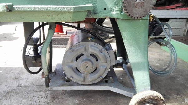 ** SOLD ** เลื่อยตัดเหล็ก HERO 14" รุ่นท้อปฐานถาดมีปั้มน้ำ มอเตอร์ Mitsu 1/3 hp 220v พร้อมใช้ ** SOLD ** เลื่อยตัดเหล็ก HERO 14" รุ่นท้อปฐานถาดมีปั้มน้ำ มอเตอร์ Mitsu 1/3 hp 220v พร้อมใช้