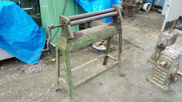 ** SOLD ** แท่นม้วนมือหมุน ขนาด 750 มม ลูกกลิ้ง 2" ของประมูลราชการ พร้อมใช้ ** SOLD ** แท่นม้วนมือหมุน ขนาด 750 มม ลูกกลิ้ง 2" ของประมูลราชการ พร้อมใช้