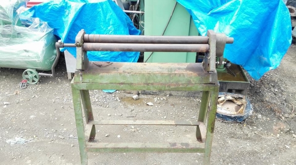 ** SOLD ** แท่นม้วนมือหมุน ขนาด 750 มม ลูกกลิ้ง 2" ของประมูลราชการ พร้อมใช้