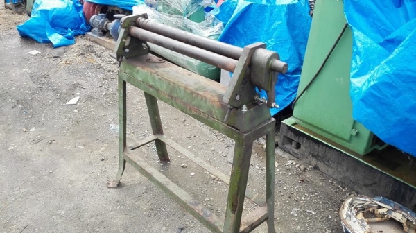 ** SOLD ** แท่นม้วนมือหมุน ขนาด 750 มม ลูกกลิ้ง 2" ของประมูลราชการ พร้อมใช้ ** SOLD ** แท่นม้วนมือหมุน ขนาด 750 มม ลูกกลิ้ง 2" ของประมูลราชการ พร้อมใช้