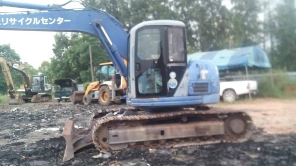 โคมัตสุ Pc 128 เก่านอกญี่ปุ่นมีเก๋งมีแอร์ ราคา 850,000 บาท รถกรุงเทพฯ 087-2637446 ตำนาน