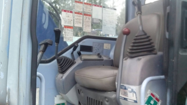 โคมัตสุ Pc 128 เก่านอกญี่ปุ่นมีเก๋งมีแอร์ ราคา 850,000 บาท รถกรุงเทพฯ 087-2637446 ตำนาน