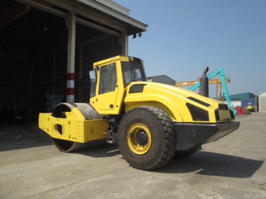 รถบดสั่นสะเทือน 25 ตัน (Vibration Roller 25 Ton ) ยี่ห้อ BOMAG รุ่น BW226DH-4 ซีเรียล 101584061002 ปี 2011 ชั่วโมงทำงาน 7335 ชั่วโมง