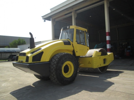 รถบดสั่นสะเทือน 25 ตัน (Vibration Roller 25 Ton ) ยี่ห้อ BOMAG รุ่น BW226DH-4 ซีเรียล 101584061002 ปี 2011 ชั่วโมงทำงาน 7335 ชั่วโมง