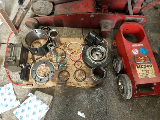 รับซ่อมแม่แรงไฮดรอลิค ปั้มไฮดรอลิค แม่แรงกระปุก ตะเข้ยกรถ รับซ่อมแม่แรงไฮดรอลิค ปั้มไฮดรอลิค แม่แรงกระปุก ตะเข้ยกรถ