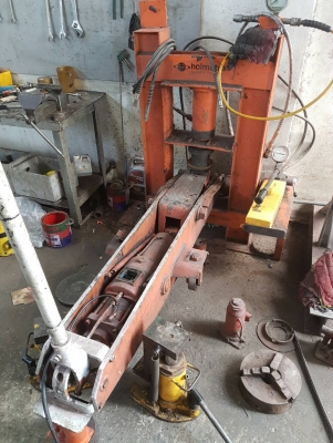 รับซ่อมแม่แรงไฮดรอลิค ปั้มไฮดรอลิค แม่แรงกระปุก ตะเข้ยกรถ รับซ่อมแม่แรงไฮดรอลิค ปั้มไฮดรอลิค แม่แรงกระปุก ตะเข้ยกรถ