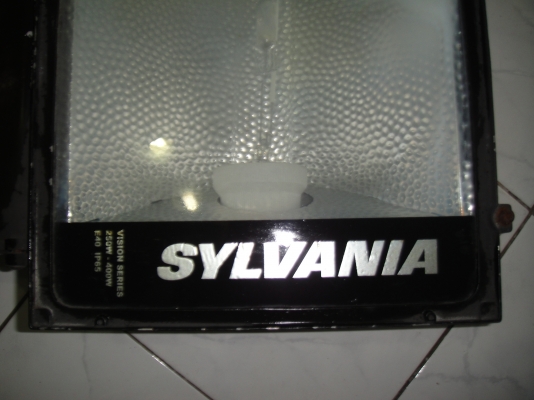 ขาย สปอร์ตไลท์ มือสอง ขาย สปอร์ตไลท์ มือสอง