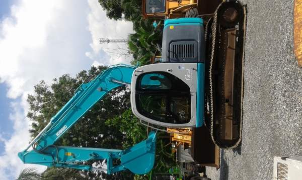 ต้องขายรถขุดยี่ห้อKOBELCO-135SR-1E รถนำเข้าจากญี่ปุ่น