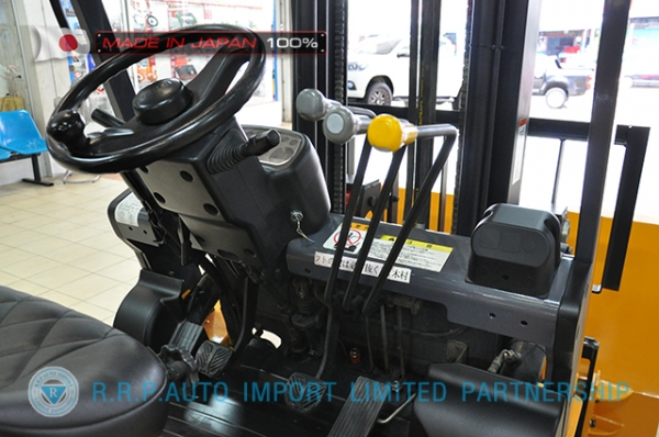 ขายรถโฟล์คลิฟท์มือสอง TCM รุ่น FD15T12-4IH00107 นำเข้าจากประเทศญี่ปุ่น 100\% ไม่เคยใช้งานในไทย