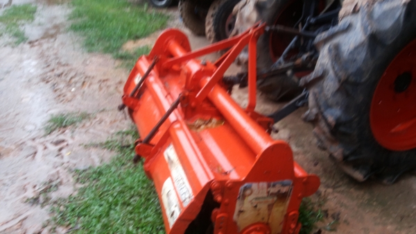 ขายคูโบต้า4708ปี54อุปกรณ์3ชิ้นผานดัน+ผาน6+จอบหมุ่นราคาน่าคิดเอกสารพร้อมโอน