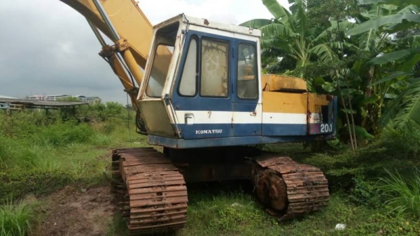 KOMATSU PC 200-2