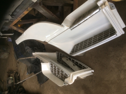 ขายหัวรถสิบล้อ HINO เพอร์เฟียทำสีใหม่แล้ว สวยๆอุปกรณ์ครบ ราคา 700000 บาท ขายหัวรถสิบล้อ HINO เพอร์เฟียทำสีใหม่แล้ว สวยๆอุปกรณ์ครบ ราคา 700000 บาท