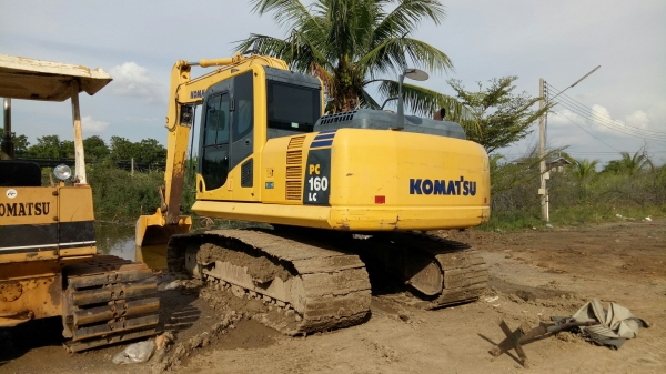 ขาย โคมัตสุ ครับ  160 -8 ราคา  1,550,000 รถพร้อมใช้งาน