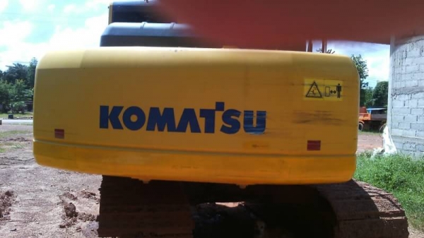 KOMATSU  PC 200-8