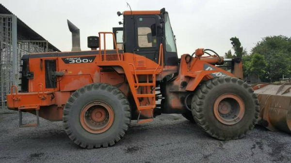 DOOSAN MEGA 300V
