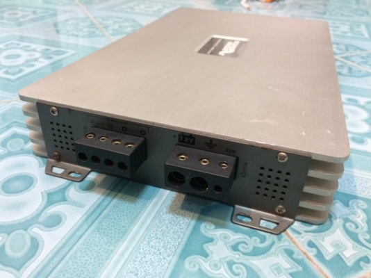 แอมป์คลาสดี ซาวมากัส X1502 มือสองสภาพดี ใช้งานปกติ ฝาหลังครบ เบสกระแทกจุกอก ขับ10&quot;-12&quot;หล่อว้อยไม่เกิน3&quot;ได้ ขาย 1950 บาท สนใจ0892425454 อยู่สระบุรี