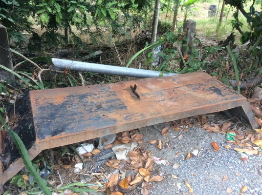 ขาย บังโคลน รถสิบล้อ สภาพดี 1คู่