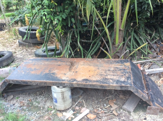 ขาย บังโคลน รถสิบล้อ สภาพดี 1คู่