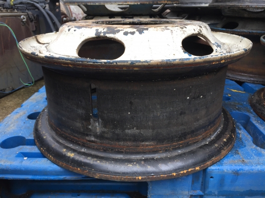 ขายกะทะล้อโทฟี่ 8 รู พันร้อยขอบ 20 มีคิ้วอย่างดี มีทั้งหมด 7 ลูก จากญี่ปุ่น