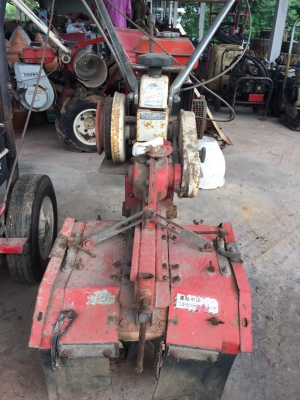 รถพรวนดิน