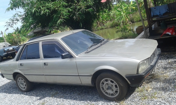 ขายครับรถเก๋งเปอร์โย505