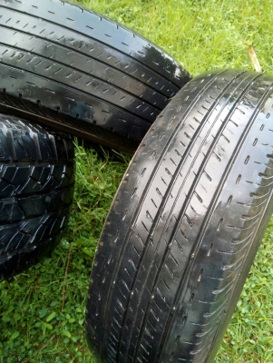 205/70R15 BRIDGESTONE DURAVIS R611 มี 2 เส้น เส้นละ 350 บาทโทร.081-427-3941 ตจว.ส่งได้ครับ 205/70R15 BRIDGESTONE DURAVIS R611 มี 2 เส้น เส้นละ 350 บาทโทร.081-427-3941 ตจว.ส่งได้ครับ