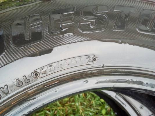 205/70R15 BRIDGESTONE DURAVIS R611 มี 2 เส้น เส้นละ 350 บาทโทร.081-427-3941 ตจว.ส่งได้ครับ 205/70R15 BRIDGESTONE DURAVIS R611 มี 2 เส้น เส้นละ 350 บาทโทร.081-427-3941 ตจว.ส่งได้ครับ