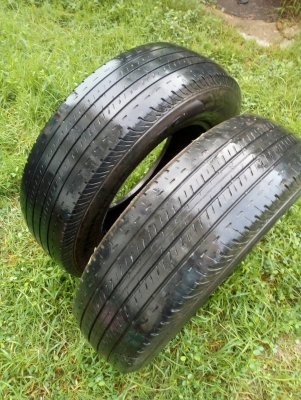 205/70R15 BRIDGESTONE DURAVIS R611 มี 2 เส้น เส้นละ 350 บาทโทร.081-427-3941 ตจว.ส่งได้ครับ