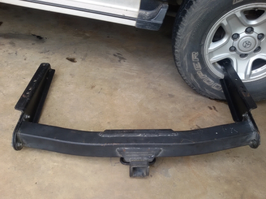 ขายเหล็กลากเรือติดรถโตโยต้า พราโด้95(ไม่มีหัวบอล)