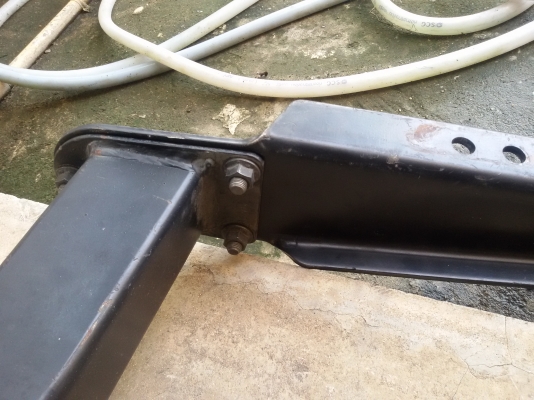 ขายเหล็กลากเรือติดรถโตโยต้า พราโด้95(ไม่มีหัวบอล)