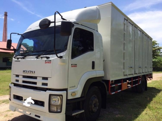 ขาย!! 6ล้อ FTR 240แรง ปี56 ตู้10บาน ราคา 1,460,000 ขาย!! 6ล้อ FTR 240แรง ปี56 ตู้10บาน ราคา 1,460,000