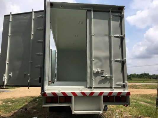 ขาย!! 6ล้อ FTR 240แรง ปี56 ตู้10บาน ราคา 1,460,000 ขาย!! 6ล้อ FTR 240แรง ปี56 ตู้10บาน ราคา 1,460,000