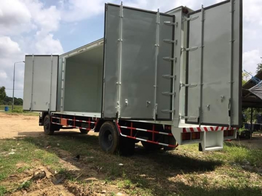 ขาย!! 6ล้อ FTR 240แรง ปี56 ตู้10บาน ราคา 1,460,000 ขาย!! 6ล้อ FTR 240แรง ปี56 ตู้10บาน ราคา 1,460,000