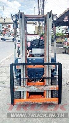 ขายรถยกโตโยต้า 1 ตัน รุ่น5 เครื่องเบนซิน กระบอกคู่ เสาสูง 3 เมตร พวงมาลัยเพาเว่อร์  สีเดิมจากนอก นำเข้าจากญี่ปุ่น ใช้งานได้ทันที ราคา120000