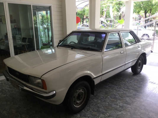 FORD   CORTINA