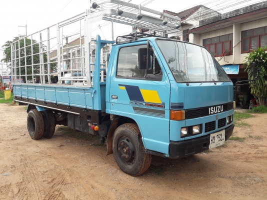 ISUZU NKR110 แรงม้า รถห้างแท้ ดาวน์98,000บาทออกรถได้เลย เครื่องแน่นปึ๊ก แห้ง แรงดี แชทซีสวยๆตลอดเส้น