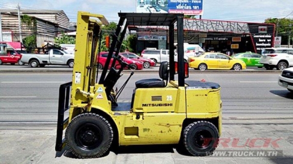 ขายรถยกมิตซูบิชิ 2.5 ตัน เครื่องดีเซล กระบอกคู่ เสาสูง 3 เมตร พวงมาลัยเพาเว่อร์  สีเดิมจากนอก นำเข้าจากญี่ปุ่น ใช้งานได้ทันที ราคา210000