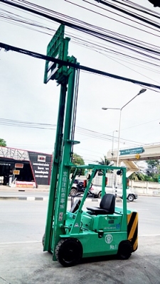 ขายรถยกมิตซูบิชิ 2.5 ตัน เครื่องเบนซิน เกียร์ออโต้ (งายืดยาวออกได้ 1 เมตร เหมาะสำหรับงานในโรงหลอม )กระบอกคู่ เสาสูง 4 เมตร ยางตันใหม่ พวงมาลัยเพาเว่อร์  สีเดิมจากนอก นำเข้าจากญี่ปุ่น ใช้งานได้ทันที ราคา220000