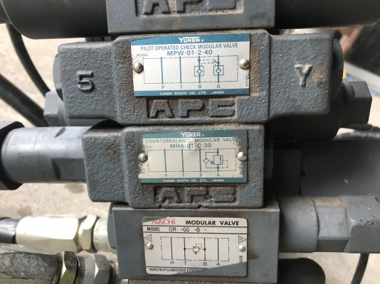 ขายชุดวาล์วคอนโทรลปั้มไฮโดรลิค Yuken made in Japan 24VDC พร้อมตัวปรับควบคุม สภาพสวยตัดจากเครื่อง พร้อมใช้งาน 1ชุดมี 5 ตัว(ตามรูป) มี 5ชุดครับ