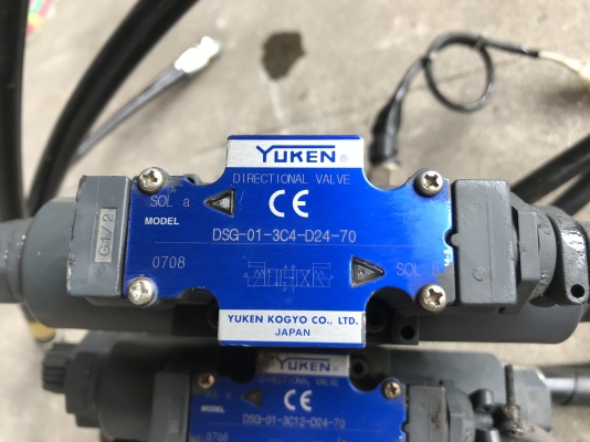 ขายชุดวาล์วคอนโทรลปั้มไฮโดรลิค Yuken made in Japan 24VDC พร้อมตัวปรับควบคุม สภาพสวยตัดจากเครื่อง พร้อมใช้งาน 1ชุดมี 5 ตัว(ตามรูป) มี 5ชุดครับ