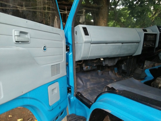 ขาย6ล้ออีซูซุ NPR 115แรง หัวคัซซี เกียร์สั้น