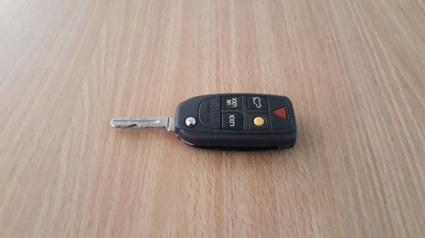 กุญแจรีโมท ของรถ VOLVO แท้ กุญแจรีโมท ของรถ VOLVO แท้