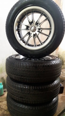 แม็ก6รูขอบ17พร้อมยางกู๊ดเยียร์225/65/17 ปี14-15 เดิมๆไม่มีซ่อม แม็ก6รูขอบ17พร้อมยางกู๊ดเยียร์225/65/17 ปี14-15 เดิมๆไม่มีซ่อม