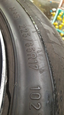 แม็ก6รูขอบ17พร้อมยางกู๊ดเยียร์225/65/17 ปี14-15 เดิมๆไม่มีซ่อม แม็ก6รูขอบ17พร้อมยางกู๊ดเยียร์225/65/17 ปี14-15 เดิมๆไม่มีซ่อม