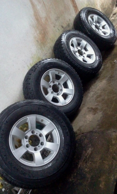 แม็ก6รู อีซูซุโรดิโอ 4x4พร้อมยางอ๊อฟโรดขอบ15 เดิมๆ