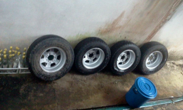 แม็ก6รู อีซูซุโรดิโอ 4x4พร้อมยางอ๊อฟโรดขอบ15 เดิมๆ