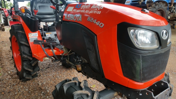 ขาย B2440 4WD 2เพลา ตัวใหม่ รถ300ชั่วโมง เดิมๆจากโรงงาน
