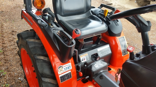 ขาย B2440 4WD 2เพลา ตัวใหม่ รถ300ชั่วโมง เดิมๆจากโรงงาน