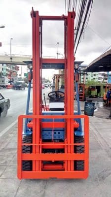 ขายรถยกโตโยต้า 2 ตัน รุ่น5 เครื่องเบนซิน กระบอกคู่ เสาสูง 4.5 เมตร ยางตันใหม่ พวงมาลัยเพาเว่อร์ นำเข้าจากญี่ปุ่น ใช้งานได้ทันที ราคา190000